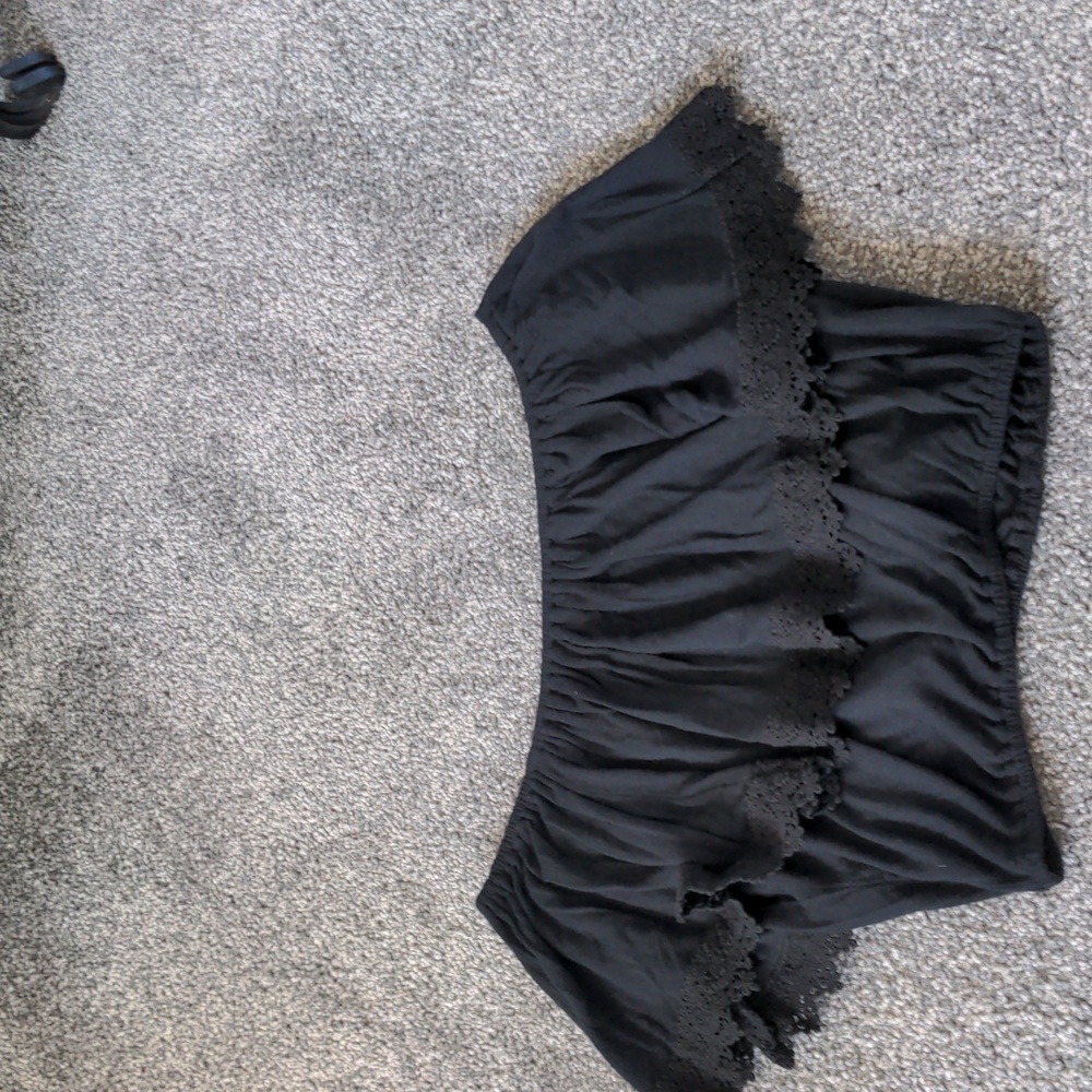 Black Hollister crop top